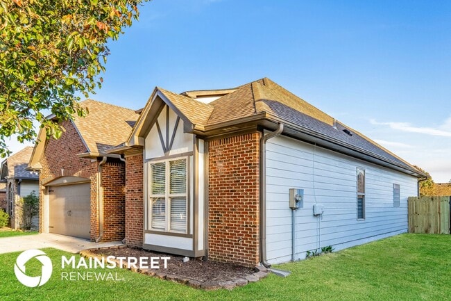 Building Photo - 1128 Avalon Dr