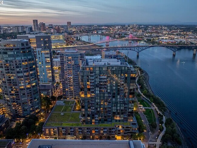 Building Photo - 841 S Gaines St