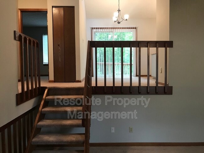 Building Photo - 7368 Berkshire Downs Dr