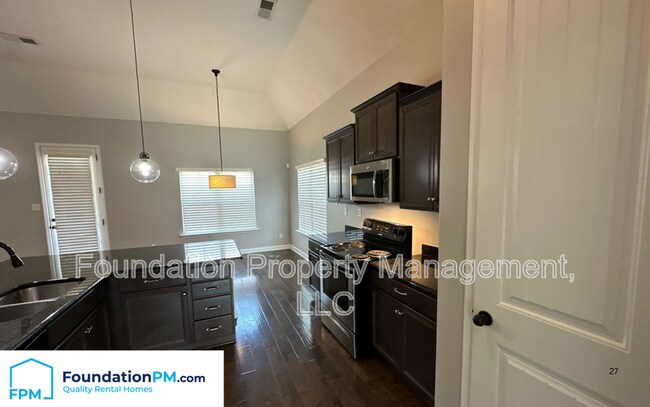 Foto del edificio - 4321 Wethersby Dr