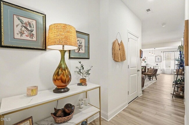 Building Photo - 3 Bedroom 2.5 Bathroom Townhome w/ 1 car garage in a prime location of Flowers Plantation