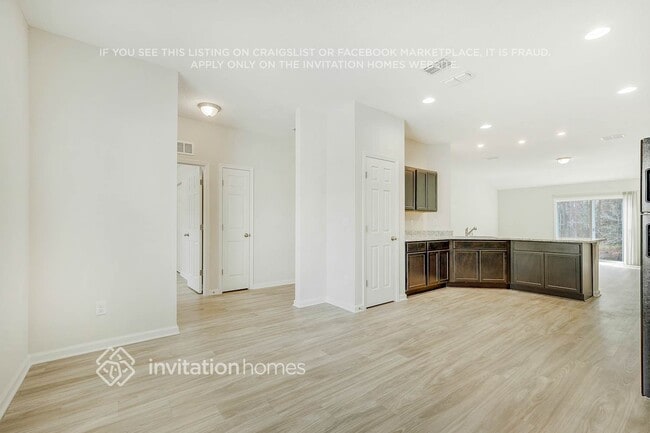 Building Photo - 2648 Kersey Dr W