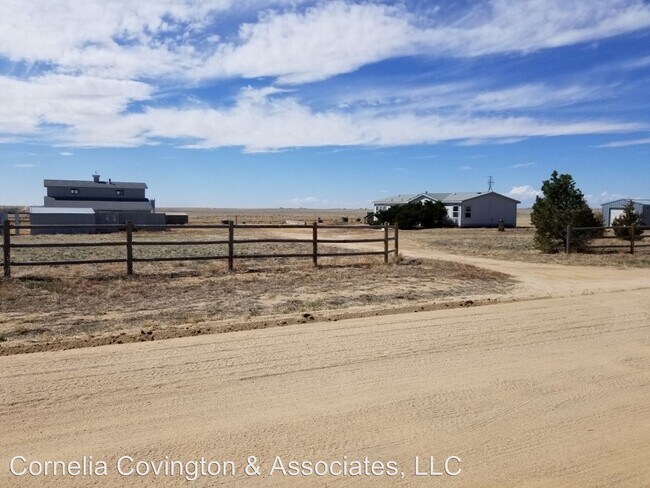 Building Photo - 1808 County Rd S