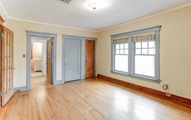 Building Photo - 703 Avondale St