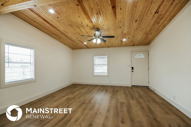 Building Photo - 16606 W Crosby St