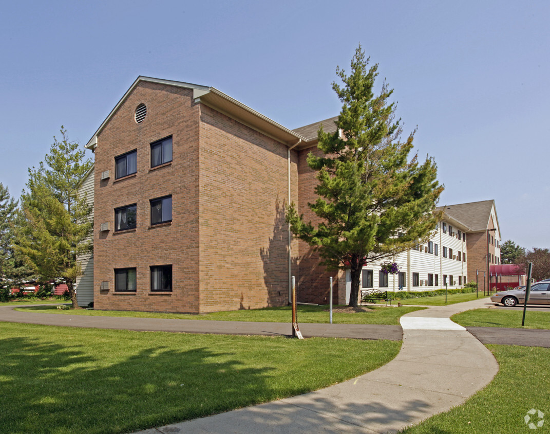 Building Photo - Hazel Park Manor Co-op