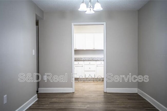 Foto del edificio - 3542 Raintree Ct