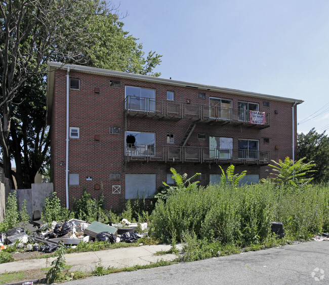 Building Photo - 411 Vanderbilt Ave