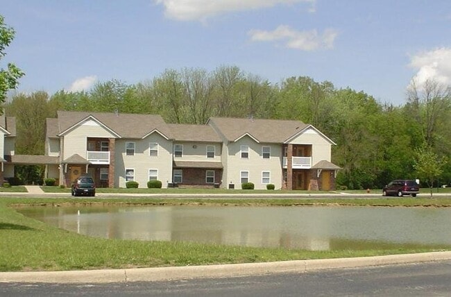 Building Photo - 717 E Hunters Run Dr