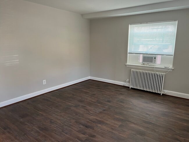 Building Photo - 40 N. Summit Avenue