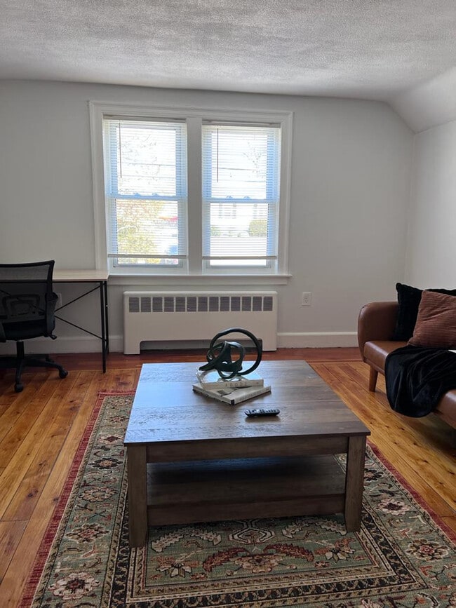 Building Photo - 665 Mendon Rd