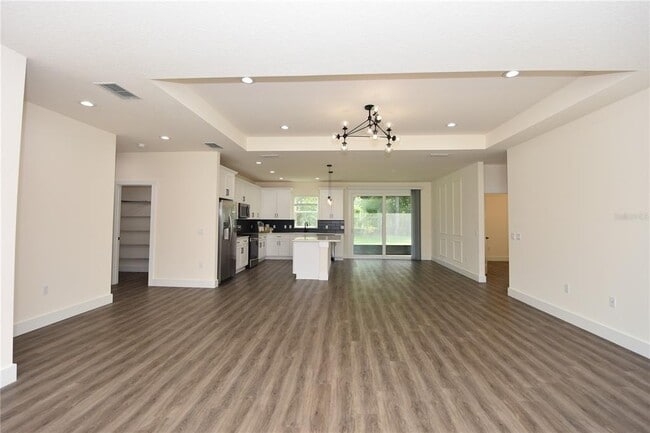 Foto del edificio - 100 White Hall Dr