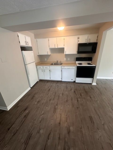 Building Photo - 319 Willowbrooke Dr