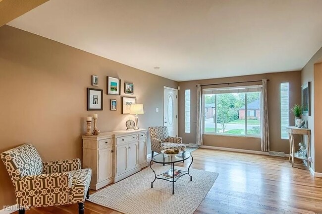 Building Photo - 3 br, 2 bath House - 2630 Niagara Street