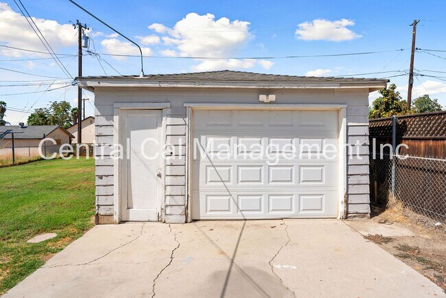 Building Photo - 2612 Belle Ter