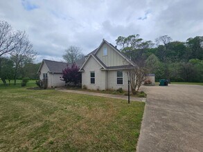 Building Photo - 4890 Trout Farm Rd