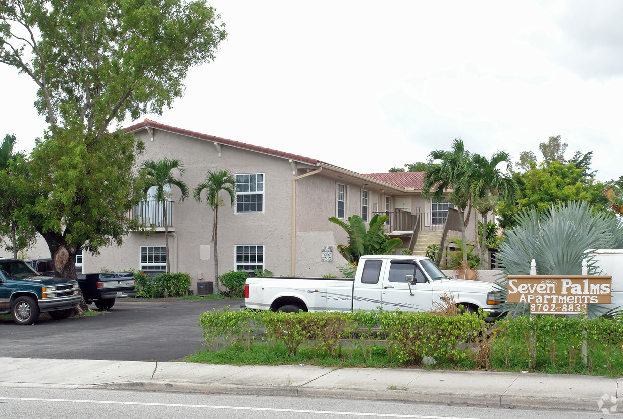 Primary Photo - Seven Palms Apartments