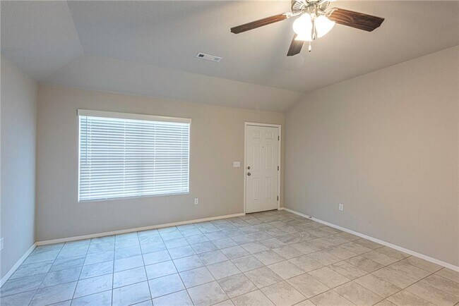 Building Photo - 1044 S Kingfisher Ln