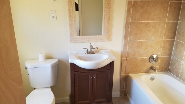 Foto del edificio - 8 Charlton Ave