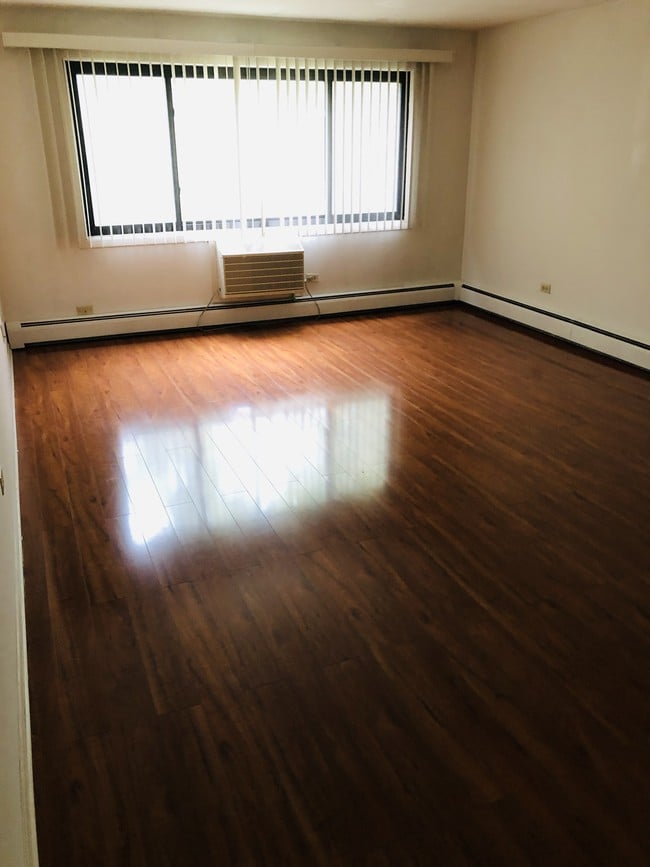 Foto del edificio - 1471 Ashland Ave