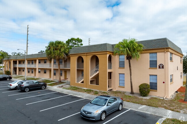 Building and Parking - Highland Park