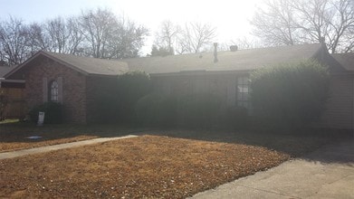 Building Photo - 4040 Brighton Rd