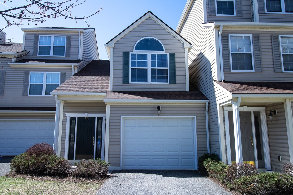 Primary Photo - 160 Kitty Lane | 3 Bed 2.5 Bath Townhome |...