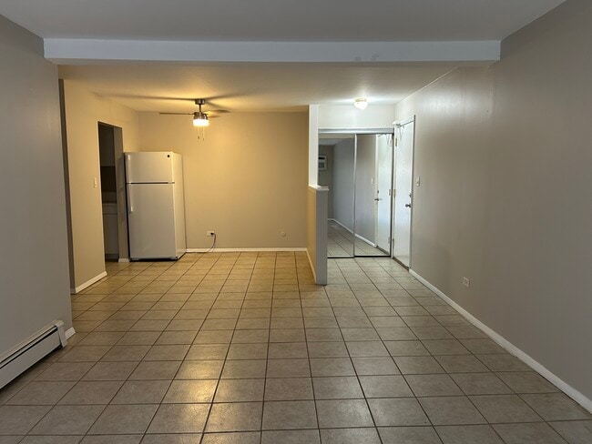 Building Photo - 1075 Valley Ln