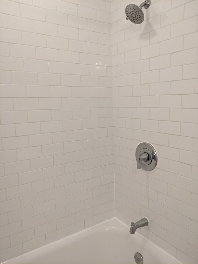 Building Photo - 4016 Calvert St NW