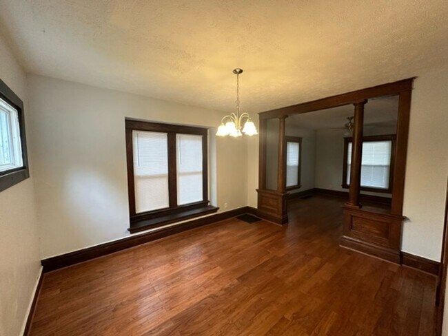 Building Photo - 1217 March St