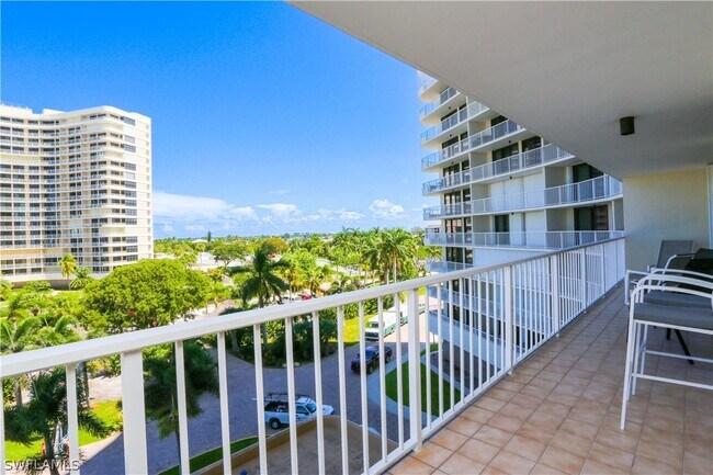 Building Photo - 320 Seaview Ct