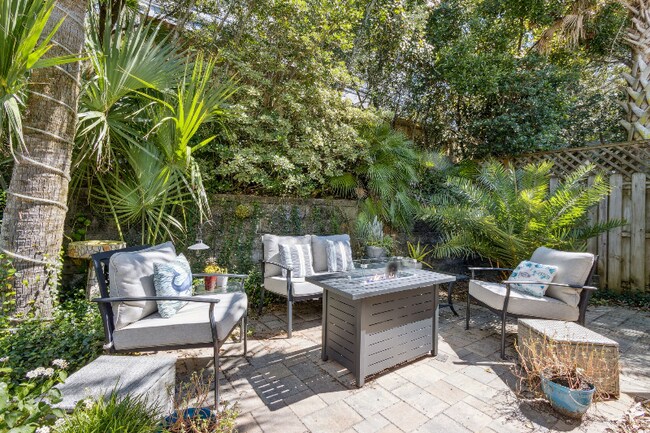 Foto del edificio - 2754 1st Ave