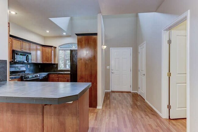 Foto del edificio - 3353 N Aster Ave