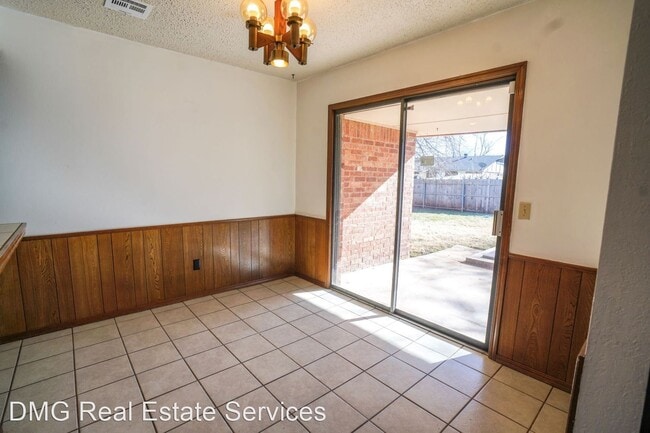 Building Photo - 3 br, 2 bath House - 1000 NE 17th St.