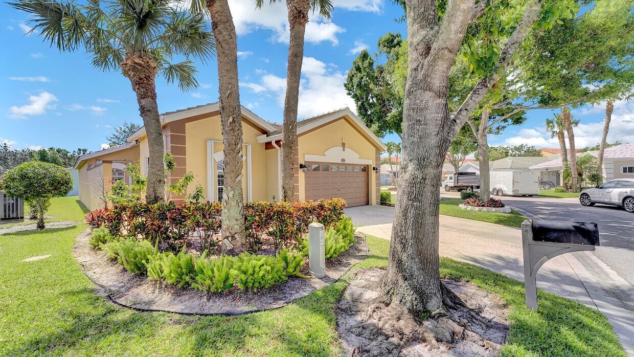 165 Harbor Lake Cir, Greenacres, FL 33413 House for Rent in