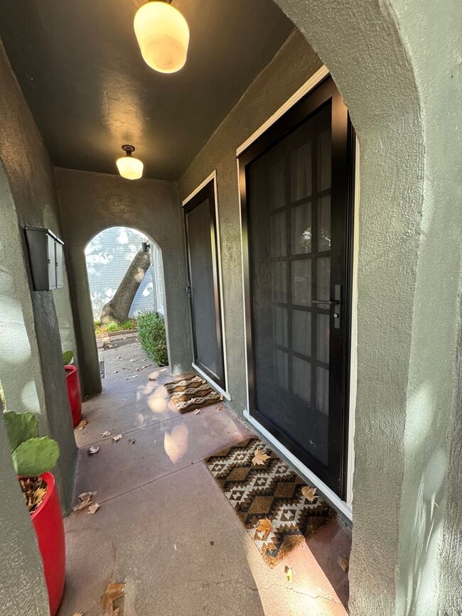 Foto del edificio - Charming 1 Bedroom 1 Bath Historic Duplex,...