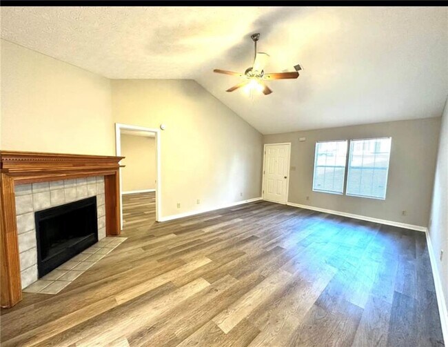 Foto del edificio - 9161 Fairway Ct