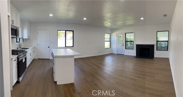Foto del edificio - 7106 Sultana Ave