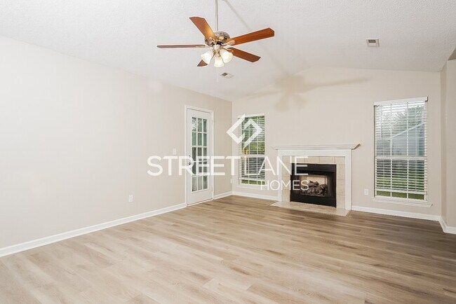 Foto del edificio - NOW OFFERING FIRST FULL MONTH FREE WITH A ...