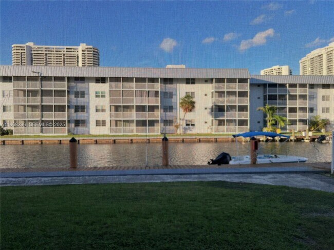 Building Photo - 3551 NE 169th St