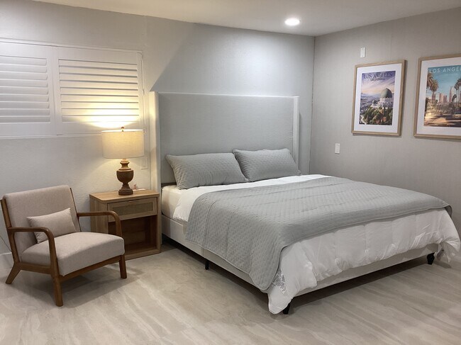 Foto del edificio - 3201 E Pinefalls Dr