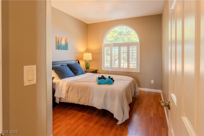 Building Photo - 10765 Turquoise Valley Dr