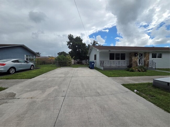 Foto del edificio - 799 NW 107th St