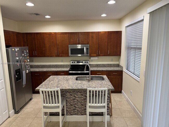 Foto del edificio - 4849 NW 57th Ct