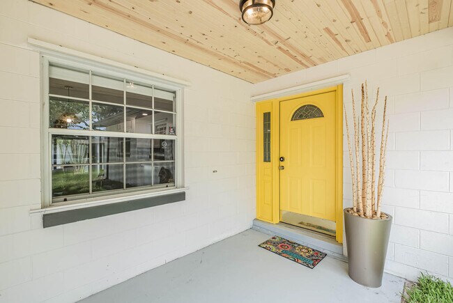 Foto del edificio - 320 Jamaica Dr