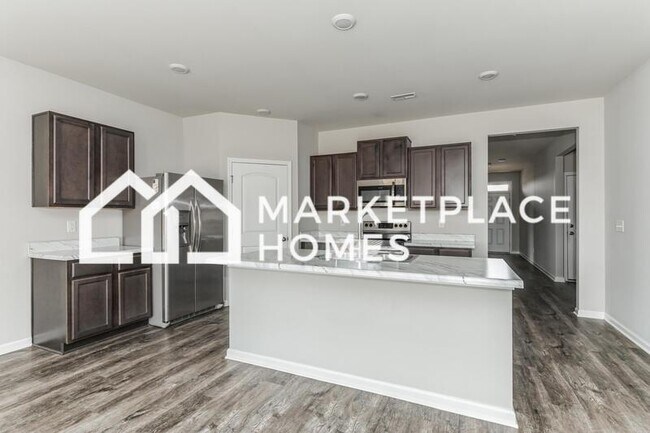 Foto del edificio - 15995 Glenncrest Ln