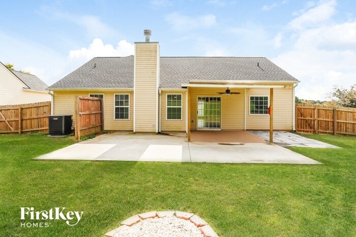 Building Photo - 921 Downing Dr