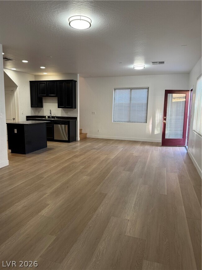 Building Photo - 690 Calamus Palm Pl