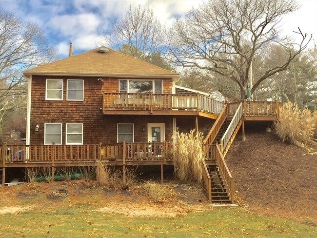 Foto del edificio - 24 Soule Ave