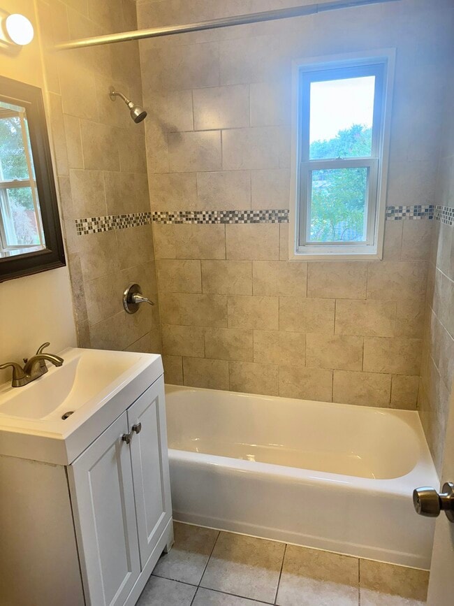 Building Photo - 9424 Adelphi Rd